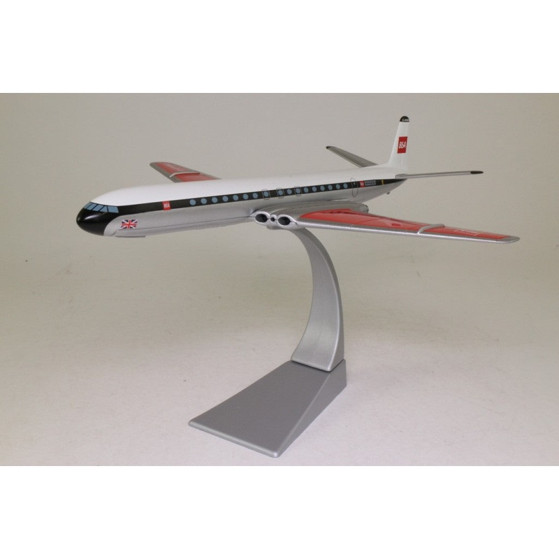 48501 | Corgi Airliner 1:144 | DeHavilland Comet 4B, BEA (British European Airways) G-APMA **PRE OWNED**