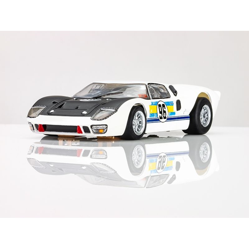 AFX Racing - Ford GT40 Mark ll #96 White/Black/Blue/Gold