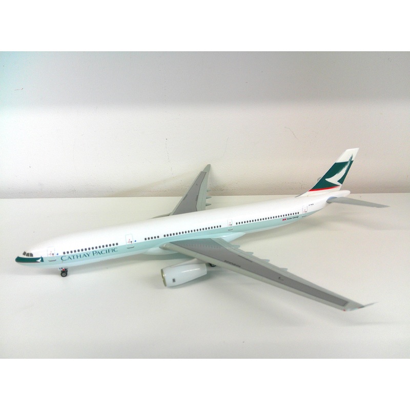 5000051000016 | Herpa 1:200 plastic | Airbus A330-300 Cathay Pacific B-HLS (Plastic Model)