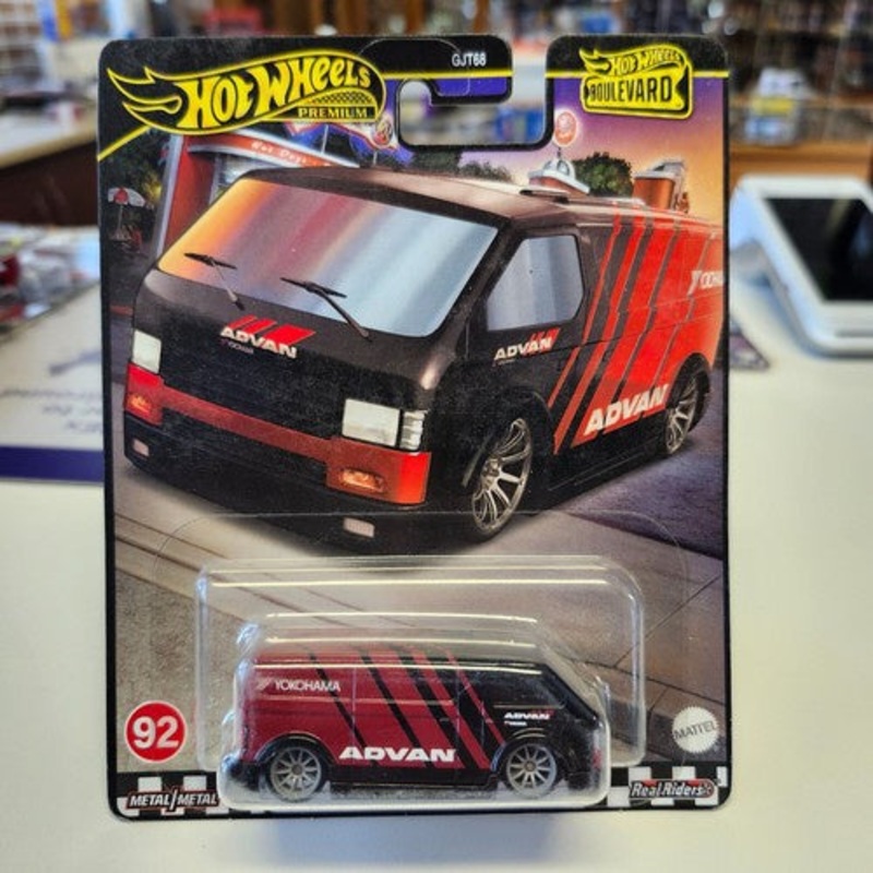 Hot Wheels Premium Boulevard #92 MBK Van Advan