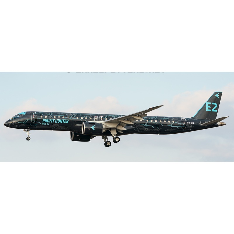 XX40223 | JC Wings 1:400 | Embraer E195-E2 House Colour Profit Hunter Reg: PR-ZIQ With Antenna | was due May 2024