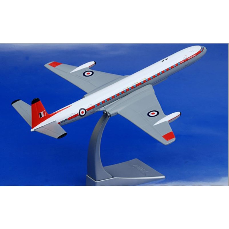 48505 | Corgi Airliner 1:144 | DeHavilland 106 Comet 4C A&AEE Boscombe Down XS235 **PRE OWNED**