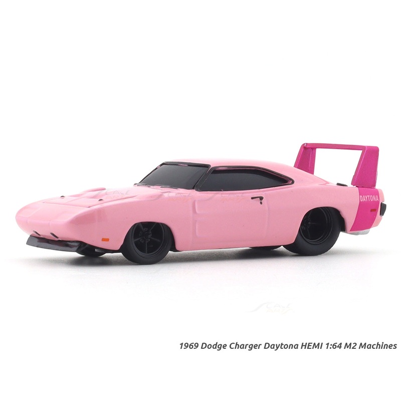 1969 Dodge Charger Daytona HEMI 1:64 M2 Machines licensed diecast scale model car 82161-28