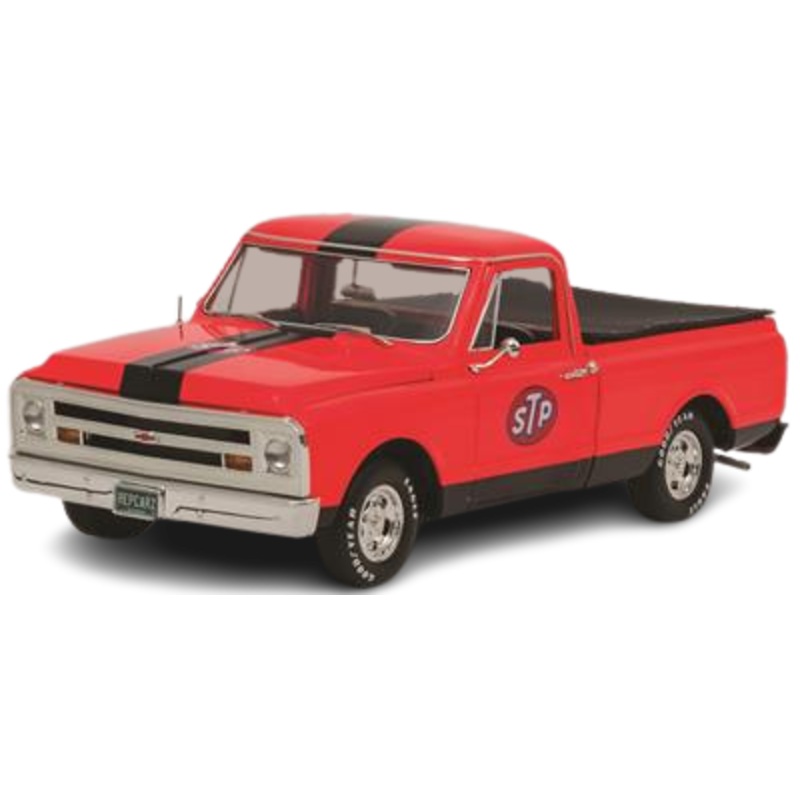 1/18 CHEVY C10 68 STP