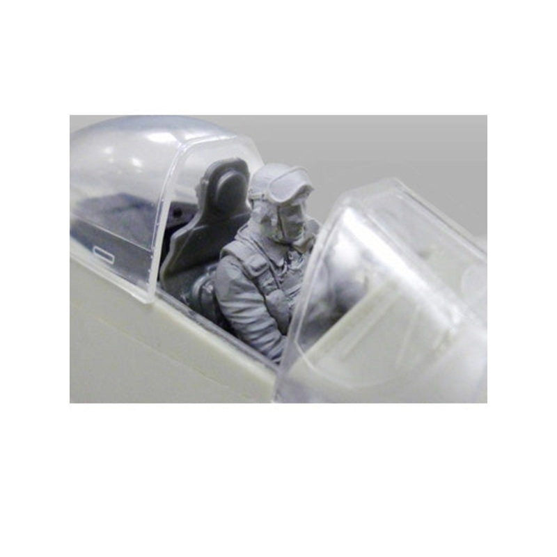 Zoukei-Mura 1/32 US P-51D Resin Forward Facing Pilot Figure SWS04-F01