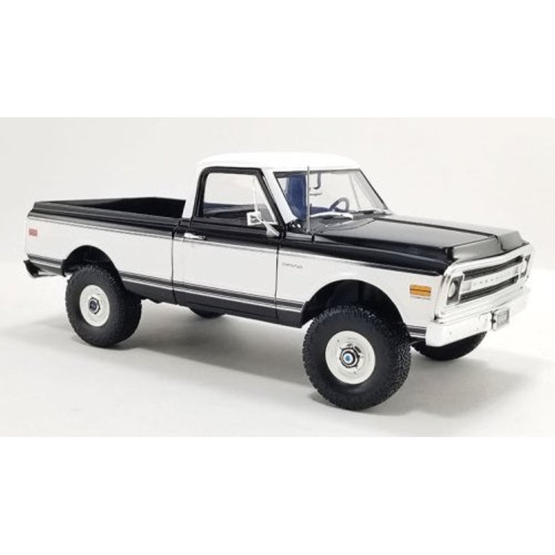 1/18 69 Chevy K10 4x4 Bk/Wh