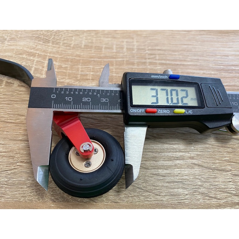 V2 Cnc Alloy & Cf Tail Wheel Assembly 20-40Cc (Kuzkagc107)