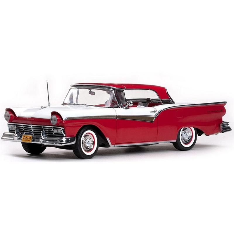 1/18 57 Ford Fairlane 500 Skyl