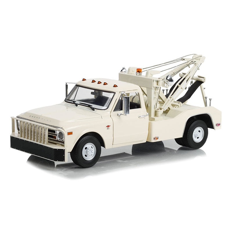 #13623 1/18 White 1968 Chevrolet C-30 Dually Wrecker