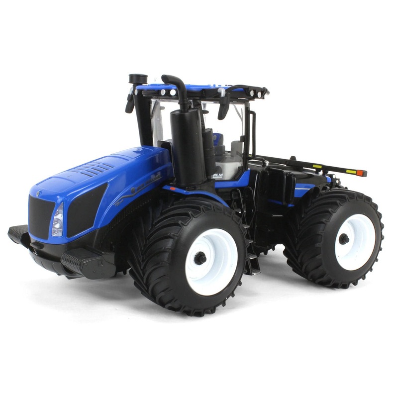 #13943 1/32 New Holland T9.700 4WD Tractor with LSW Tires, Prestige Collection