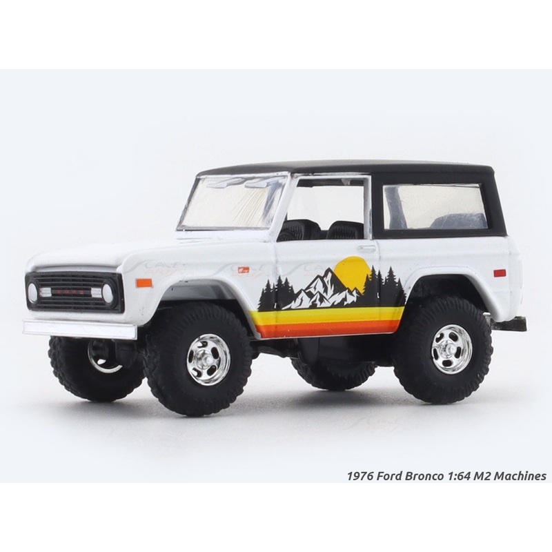 1976 Ford Bronco white 1:64 M2 Machines licensed diecast scale model car 32500-91