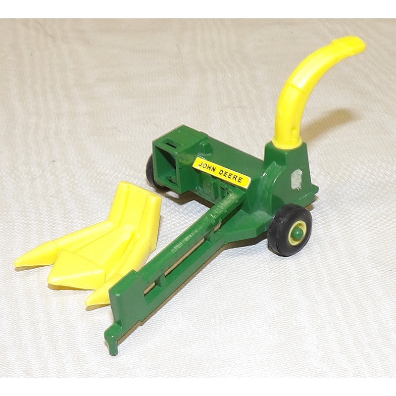 #SY112 1/64 John Deere Pull-Type Forage Harvester - Broken corn head, AS IS