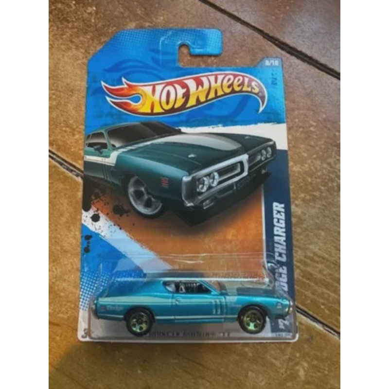 2011 Hot Wheels Muscle Mania '71 Dodge Charger #108 Green