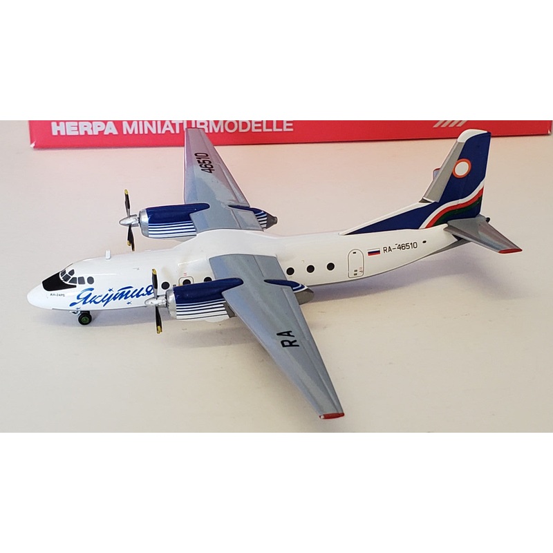 558839 | Herpa Wings 1:200 1:200 | An-24RV Yakutia Airlines RA-46510 (die-cast)