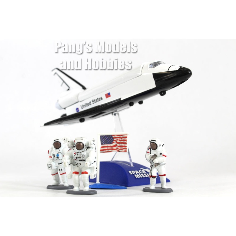 Space Shuttle - Astronauts and Display Stand Set1/200 Scale Diecast & Plastic Model by Daron