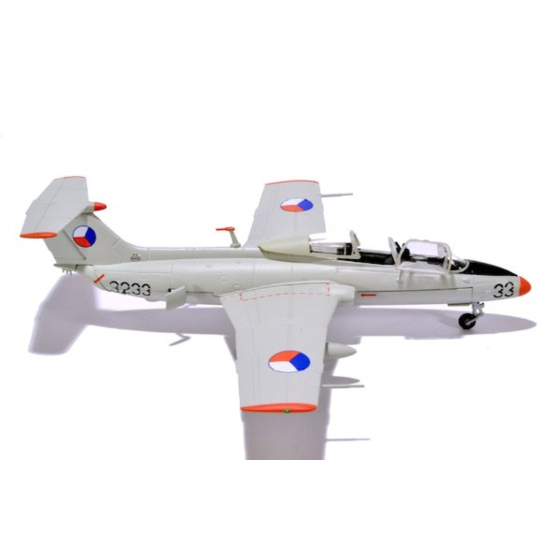 82MLCZ7212 | Misc 1:72 | Aero L-29 Delfin 3233,Czech Air Force, 342 Trng Sqn, Pardubice AB, Czech Rep 1998